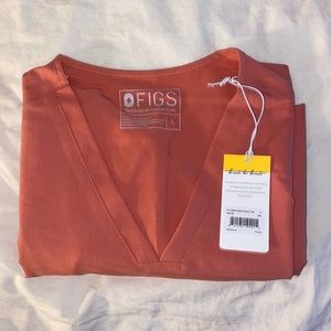 Figs 3 Pocket Casma Scrub Top